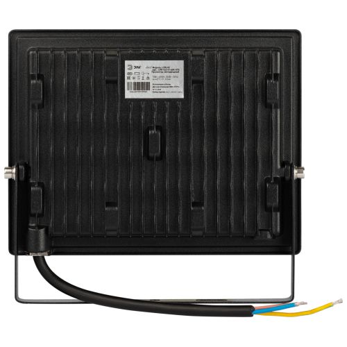 Прожектор светодиодный ДО-70Вт 4000К 5600Лм IP65 черный 70w нейтральный 200-240В LPR-023-0-40K-070 | код Б0067744 | ЭРА фото 5 Прожектор светодиодный ДО-70Вт 4000К 5600Лм IP65 черный 70w нейтральный 200-240В LPR-023-0-40K-070 | код Б0067744 | ЭРА фото 5