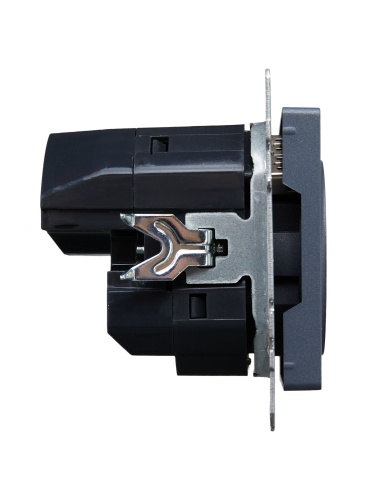 Розетка BRITE РЮш10-1-БрМ 16А с USB A+A 2.1А с заземл. защ. шторки маренго | код BR-R14-16-U21-D21-K35 | IEK фото 7