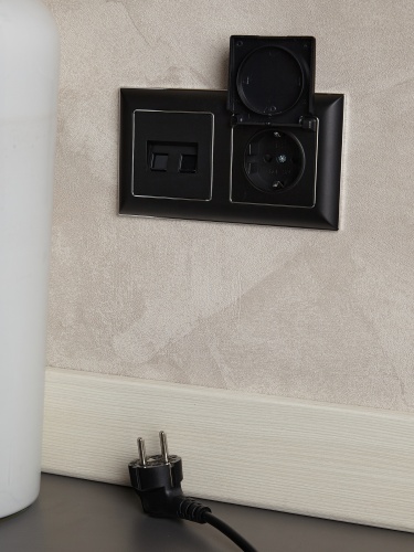 Рамка 2-м BRITE РУ-2-Бр хром/черн. | код BR-M22-12-2-K23 | IEK фото 5