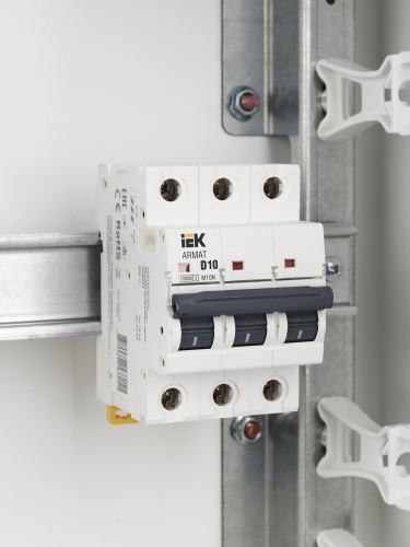 ARMAT Автоматический выключатель M10N 3P D 10А | код AR-M10N-3-D010 | IEK  фото 2