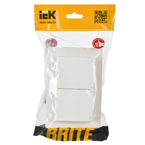 BRITE Розетка 2-местная с заземлением с защитными шторками и крышкой 16А в сборе IP44 РСбш12-3-44-БрБ белый | код BR-R26-16-44-K01-F | IEK фото 2