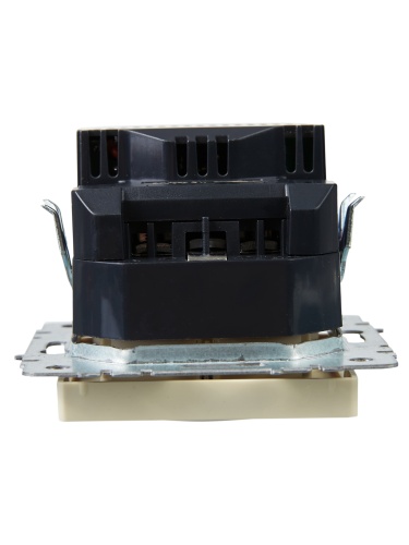 Розетка BRITE РЮш10-2-БрКр 16А с USB A+A 3.1А с заземл. защ. шторки беж. | код. BR-R14-16-U21-D31-K10 | IEK фото 2 Розетка BRITE РЮш10-2-БрКр 16А с USB A+A 3.1А с заземл. защ. шторки беж. | код. BR-R14-16-U21-D31-K10 | IEK фото 2