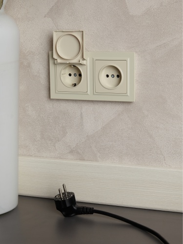 BRITE Рамка 2-местная IP44 РУ-2-БрКр-44 бежевый | код BR-M22-44-K10 | IEK фото 4