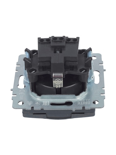 BRITE Розетка 1-местная с заземлением с защитными шторками и крышкой 16А IP20 РСбш10-3-БрМ маренго | код BR-R16-16-K35 | IEK фото 8