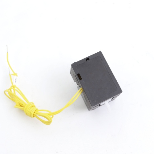 Независимый расцепитель SHT для MGS800/630/400 напряжение DC220 | код SHT-MGS800DC220R | DKC