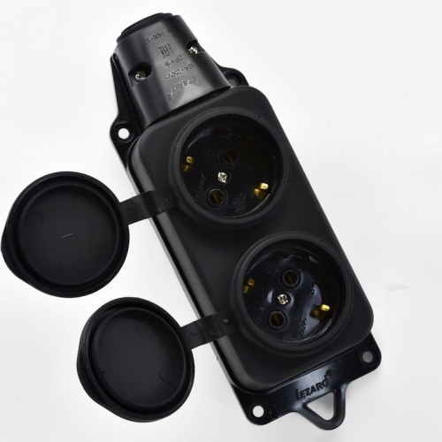 Колодка 2-м 16А IP44 2P+PE 220-240В с защ. крышками каучук | код 106-0400-0110/110 | LEZARD
