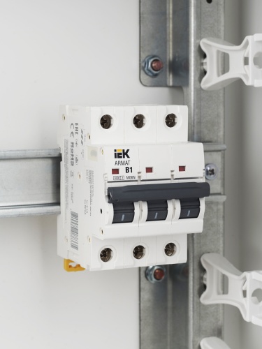 ARMAT Автоматический выключатель M06N 3P B 1А | код AR-M06N-3-B001 | IEK  фото 10