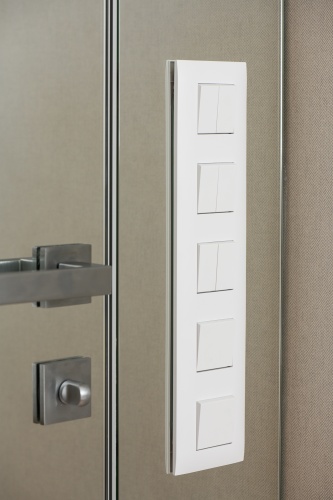 SKANDY Выключ. 2-кл. перекр. 10А SK-V06W арк. бел. IEK | код SK-V23-0-10-K01 | IEK фото 6