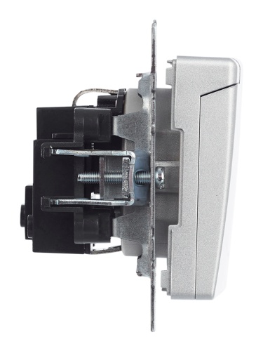 BRITE Розетка 1-местная с заземлением с защитными шторками и крышкой 16А IP20 РСбш10-3-БрА алюминий | код BR-R16-16-K47 | IEK фото 7