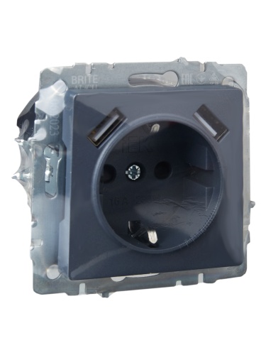 Розетка BRITE РЮш10-1-БрМ 16А с USB A+A 2.1А с заземл. защ. шторки маренго | код BR-R14-16-U21-D21-K35 | IEK фото 5