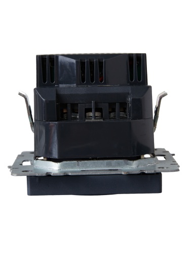 Розетка BRITE РЮш10-1-БрМ 16А с USB A+A 2.1А с заземл. защ. шторки маренго | код BR-R14-16-U21-D21-K35 | IEK фото 6