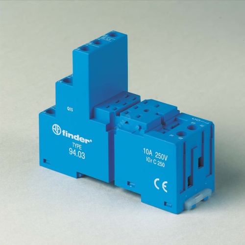 Розетка с винтовыми клеммами (с зажимной клетью) для реле 55.33, таймера 85.03, применяются модули 86.00, 99.02, в комплекте пластиковая клипса 094.91.3, версия: синий цвет | код 94.03SPA | FINDER