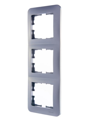 Рамка 3-м Karina Life вертикал. матов. серебр. LEZARD 708-4300-153 фото 2