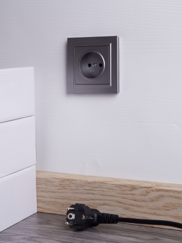 Розетка СП BRITE РСР10-1-0-БрС 10А в сборе без заземл. без защ. шторок сталь | код BR-R10-10-K46-F | IEK фото 2