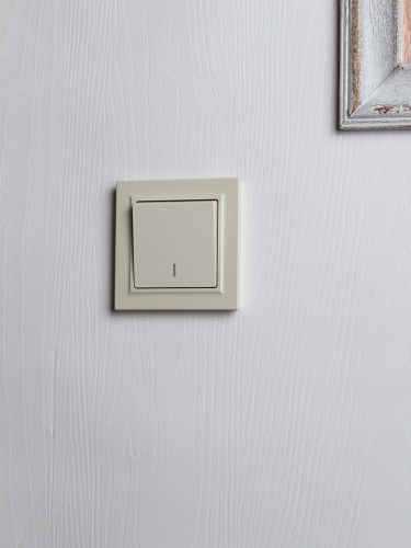 BRITE Выключ. 1-кл. прох. с инд. 10А ВС10-1-7-БрКр беж. IEK | код BR-V12-1-10-K10 | IEK фото 3