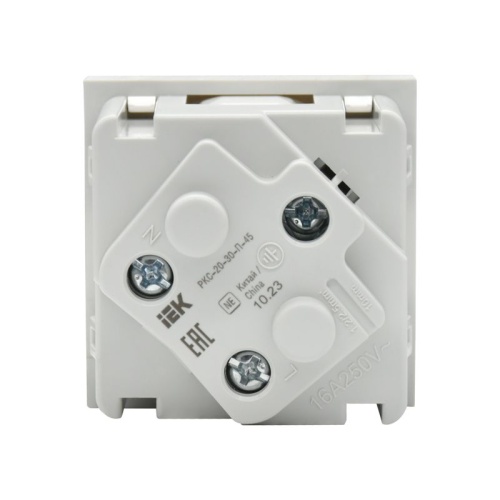 PRIMER РКС-20-30-П-45 Розетка 45град с заземляющим контактом защитной шторкой и винтовым зажимом (2 модуля) белая IEK | код PR-KK40D-RSZH-2-2-45-K01 | IEK фото 4