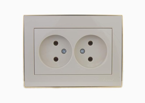 Розетка 2-м Rain без заземл. с зол. боковой вставкой керамика крем. LEZARD 703-0326-128