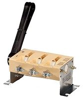 Выключатель-разъединитель ВР32-35 А 31240-00 УХЛ3, 250А, несъёмная передняя смещённая рукоятка, 3-х полюсный на одно направление, с дугогасительными камерами, IP00, (ЭТ) | код ET010842 | Электротехник