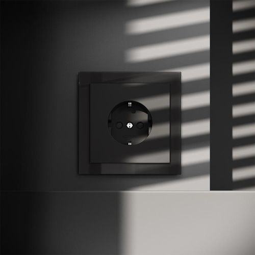 Розетка 1-м СП S70 16А с заземл. защ. шторки механизм черн. матов. Voltum VLS040208 фото 2