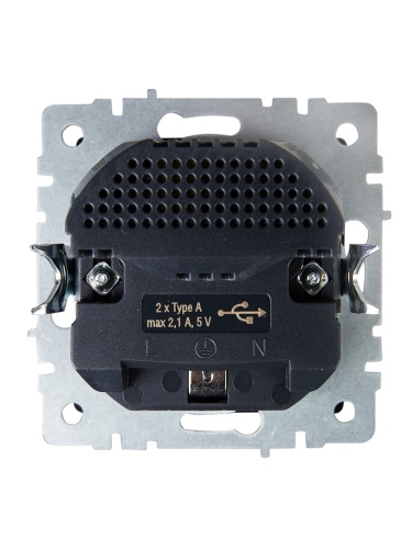 Розетка BRITE РЮш10-1-БрМ 16А с USB A+A 2.1А с заземл. защ. шторки маренго | код BR-R14-16-U21-D21-K35 | IEK фото 4