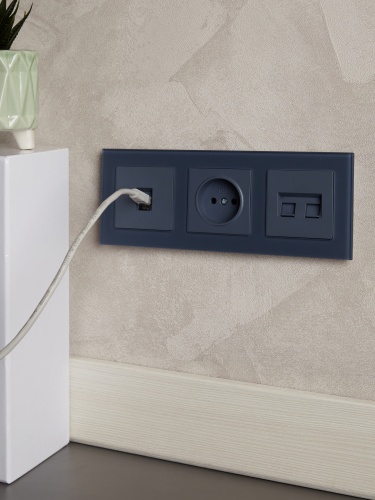 BRITE Розетка 1-местная без заземления без защитных шторок 10А РС10-1-0-БрМ маренго | код BR-R10-10-K35 | IEK фото 6